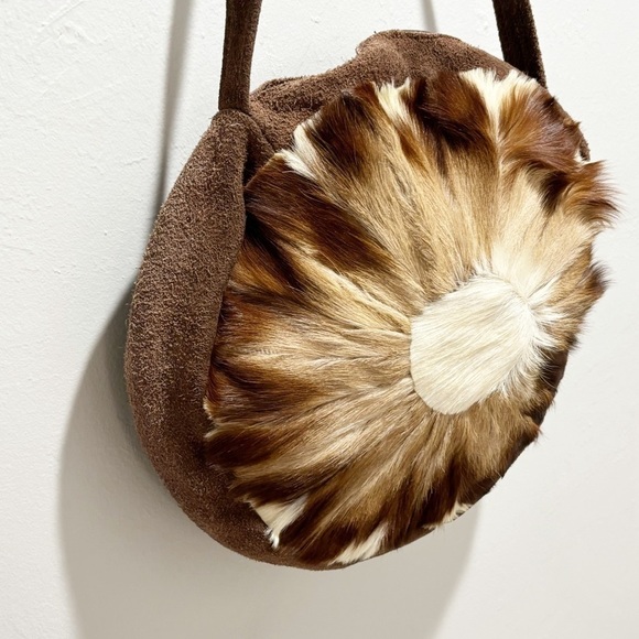 Vintage Round Brown Tan Ivory Suede Fur Flower Boho Hippie Festival Purse 15” - Picture 3 of 8